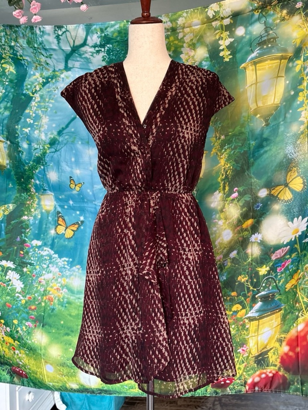 Converse Burgundy Patterned Short-Sleeve Tie-Waist Mini Dress